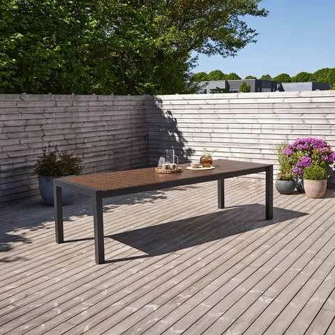 BOXED MARTIAL EXTENDABLE ALUMINIUM DINING TABLE