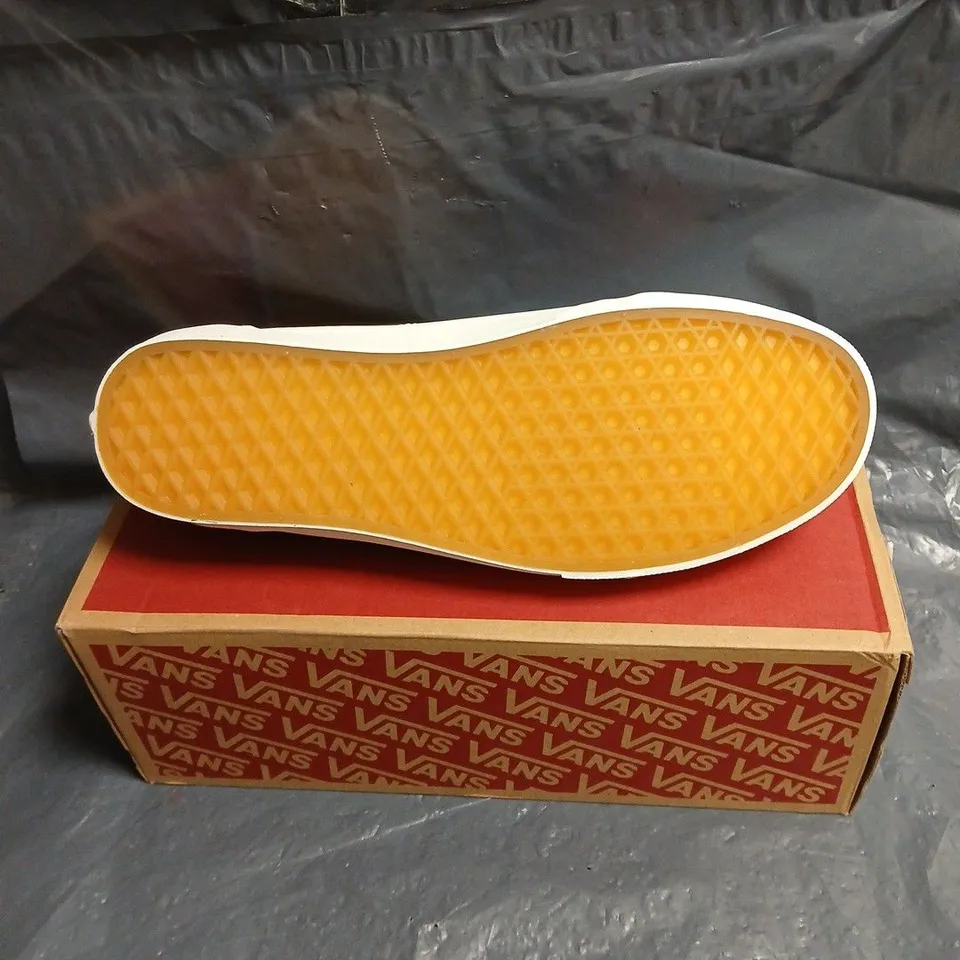 VANS BROWN SUEDE SNEAKERS WITH WHITE SIDESTRIPE – MEN'S 10.5