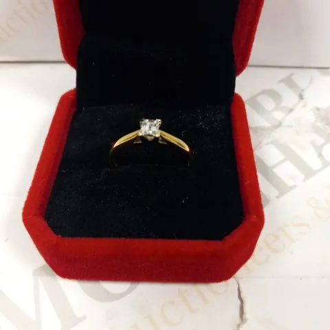 18CT GOLD SOLITAIRE RING SET WITH A MILLENIUM CUT DIAMOND WEIGHING +0.40CT