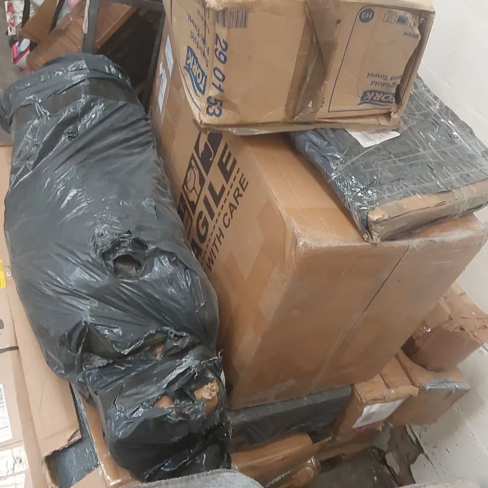 PALLET CONTAINING A LARGE QUANTITY OF ASSORTED FURNITURE PARTS ECT