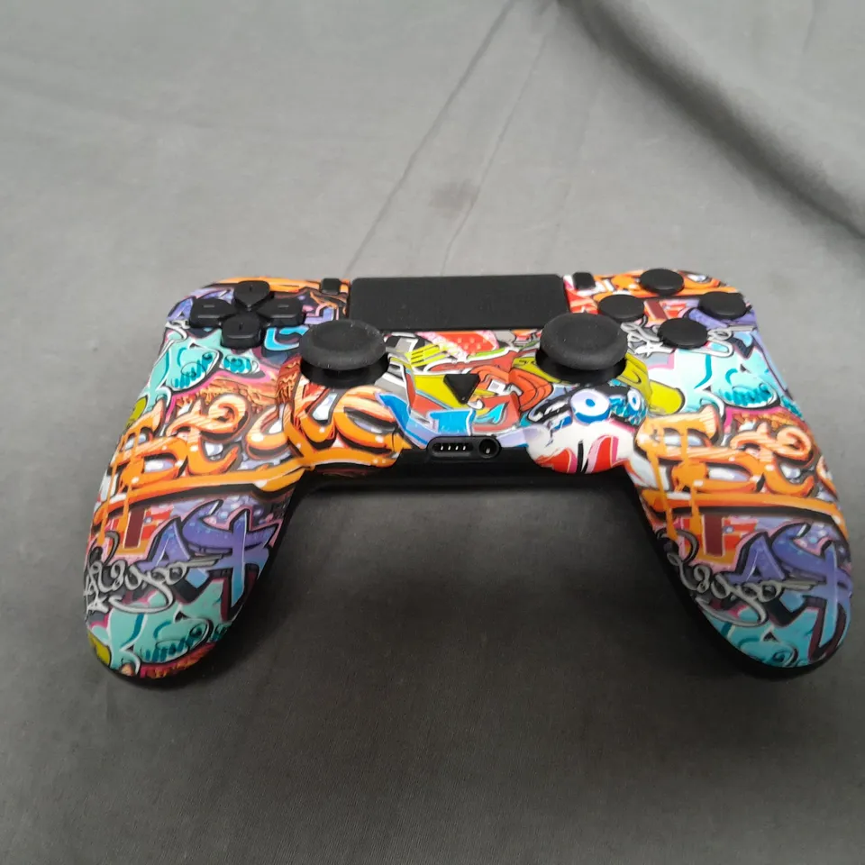 PLAYSTATION 4 HANDHELD GAMES CONTROLLER