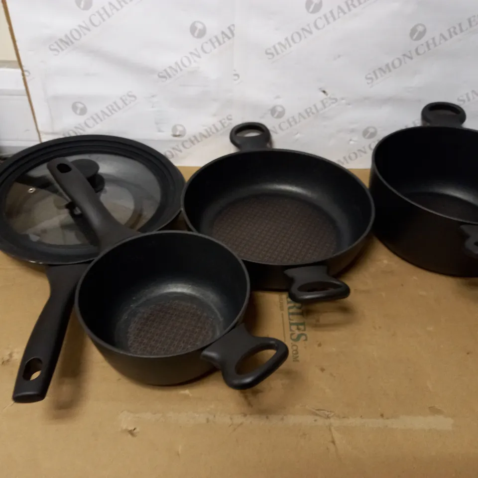 PRESTIGE NON STICK ALUMINIUM 4 PIECE NESTING COOKWARE SET