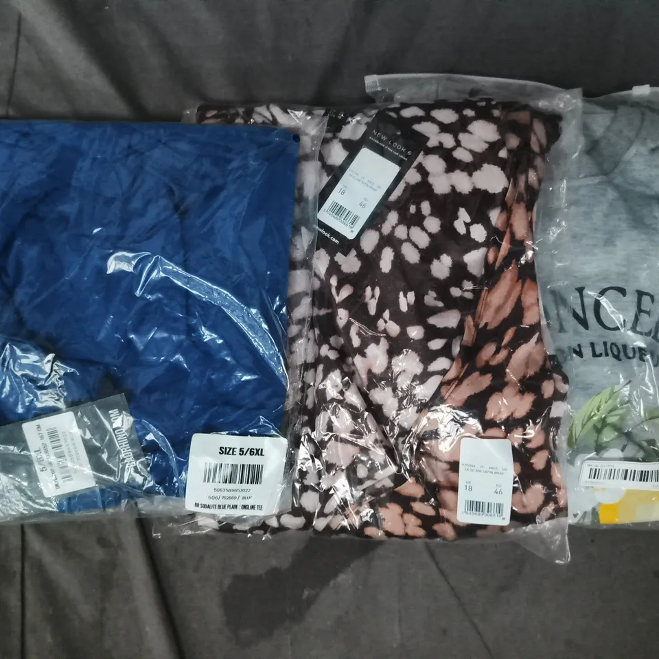 APPROXIMATELY 20 ASSORTED CLOTHING AND FASHION PRODUCTS IN VARIOUS STYLES AND SIZES - COLLECTION ONLY