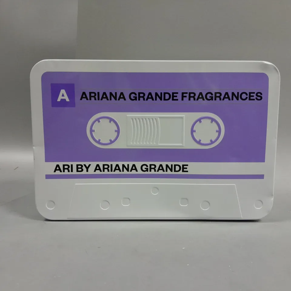 BOXED ARIANA GRANDE - ARI 30ML AND SHOWER GEL GIFT SET