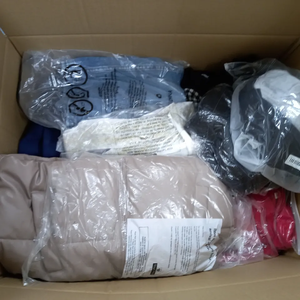 LARGE BOX OF ASSORTED CLOTHING ITEMS IN VARIOUS COLOURS AND SIZES INCLUDING TROUSERS , TOPS AND JUMPERS 