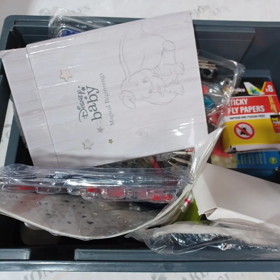 GROUP OF ASSORTED HOUSEHOLD ITEMS TOO INCLUDE DECRETIVE ITEMS AND TOOLS 