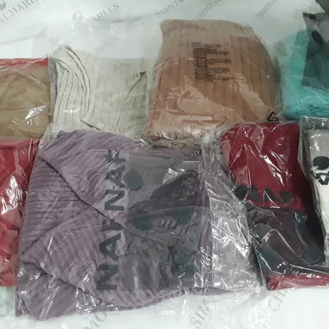 LOT OF 8 ASSORTED BAGGED CLOTHING ITEMS IN VARIOUS SIZES 