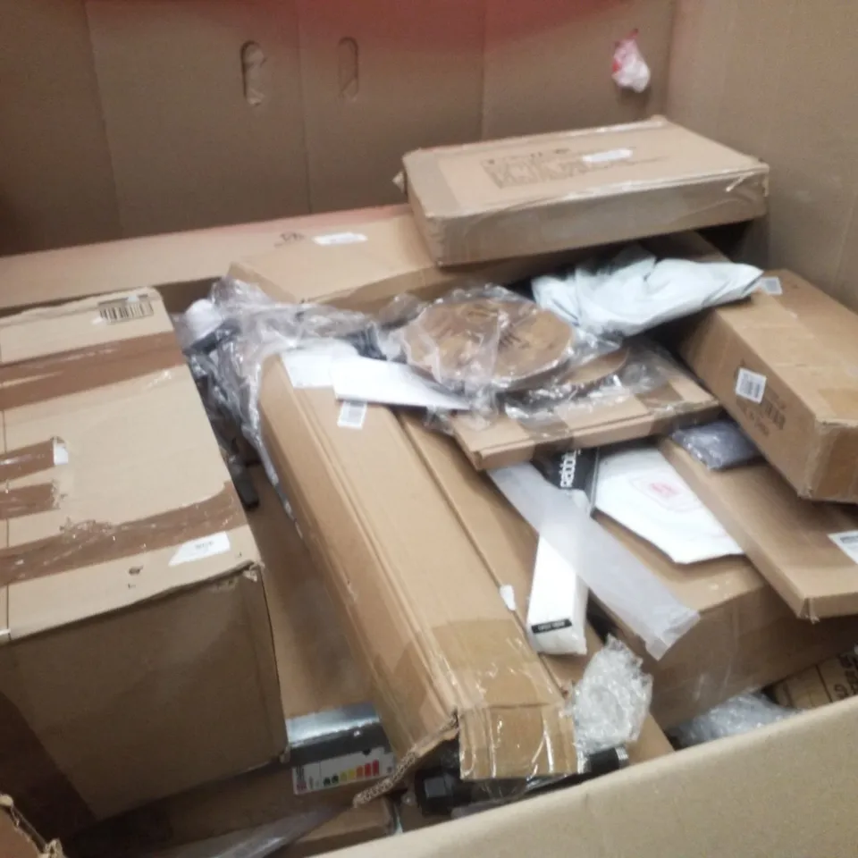 PALLET CONTAINING ASSORTED PRODUCTS INCLUDING LEVEL HORIZONTAL BAR, CLOTHES AIRER, 3D ART WALL MOLDING & MATTRESS TOPPER