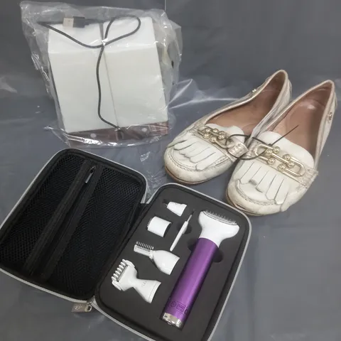 APPROX 10 ASSORTED HOUSEHOLD ITEMS TO INCLUDE MODA IN PARIS LOAFERS, AURAGLOW SET OF LIGHTS, TILI HAIR REMOVAL KIT, ETC 