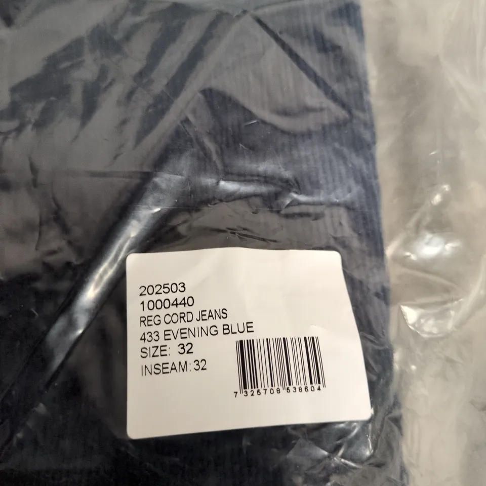 GANT REGULAR FIT CORD JEANS – EVENING BLUE, W32 L32 (UK 32)