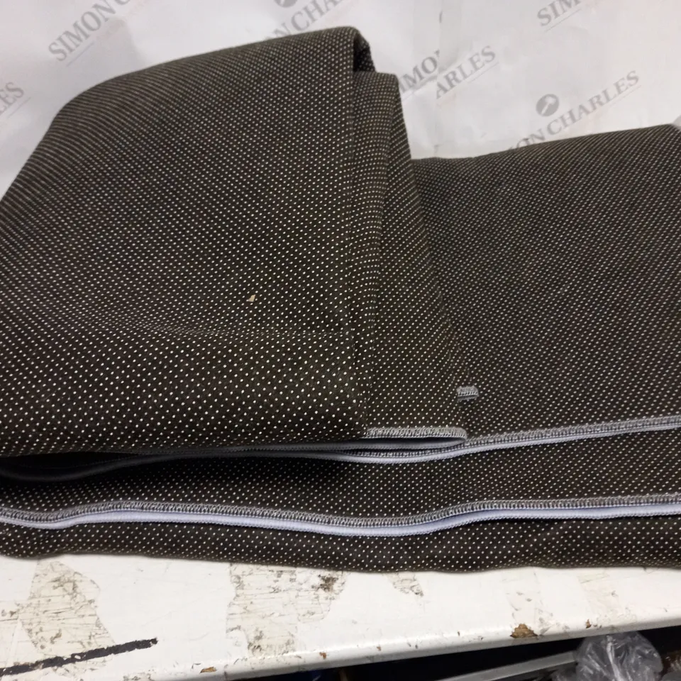 PATTERNED FABRIC ITEM - SIZE UNSPECIFIED