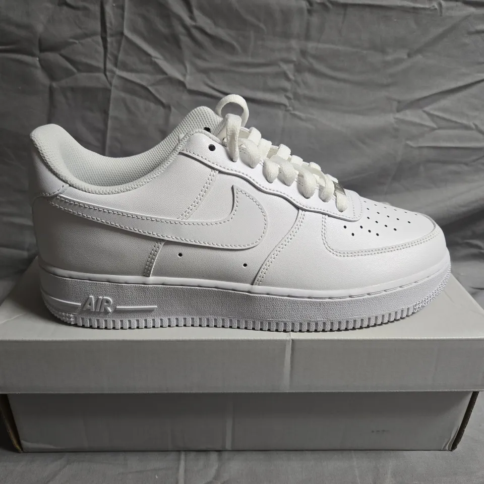 BOXED PAIR OF NIKE AIR FORCE 1'07 TRAINERS - UK SIZE 9