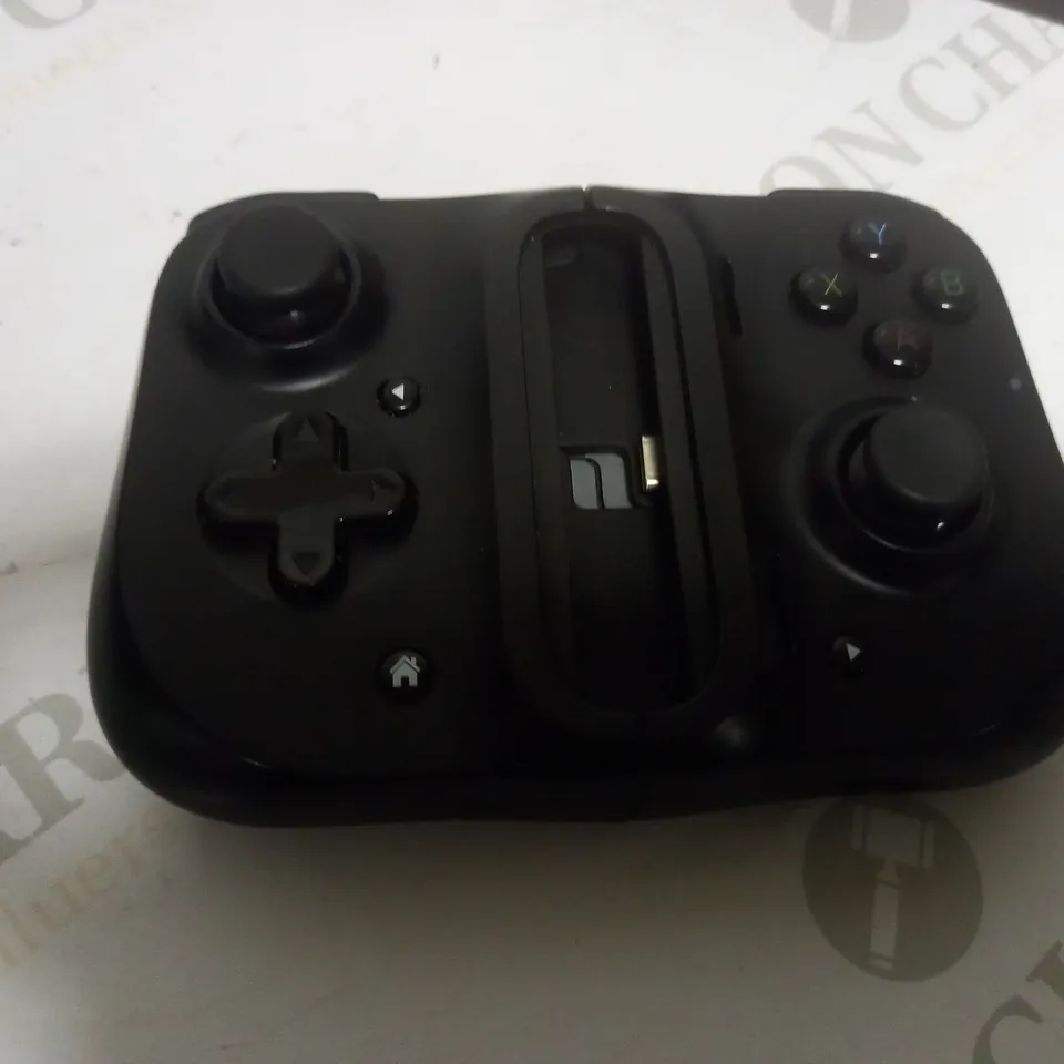 RAZER KISHI FOR ANDROID USB-C SMARTPHONE GAMING CONTROLLER BLACK