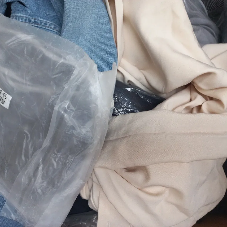 APPROXIMATELY 20 ASSORTED CLOTHING AND FASHION PRODUCTS IN VARIOUS STYLES AND SIZES - COLLECTION ONLY