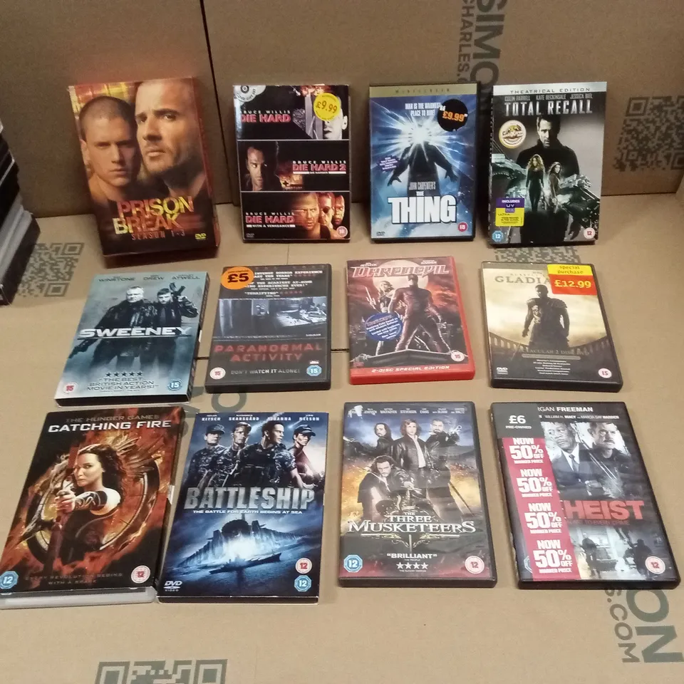 BOX TO CONTAIN A LARGE QUANTITY OF FILMS AND DVDs