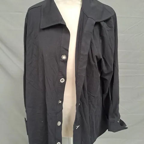 WYNNELAYERS GROMMET TOGGLE SHIRT- BLACK 2XL