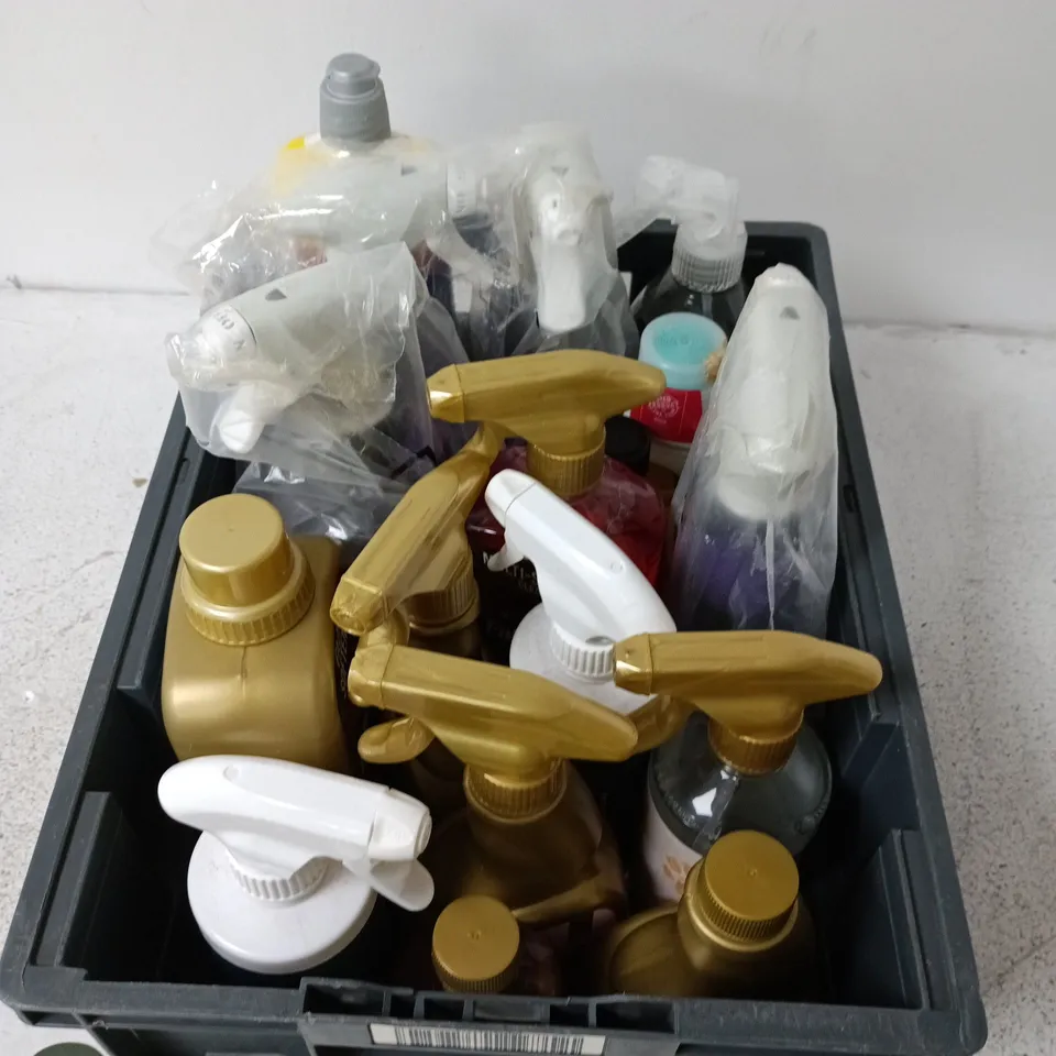 APPROXIMATELY 10 ASSORTED HOUSEHOLD ITEMS INCLUDING PET URINE DESTROYER, PET FRESHENER, FABRIC SOFTENER ETC . 