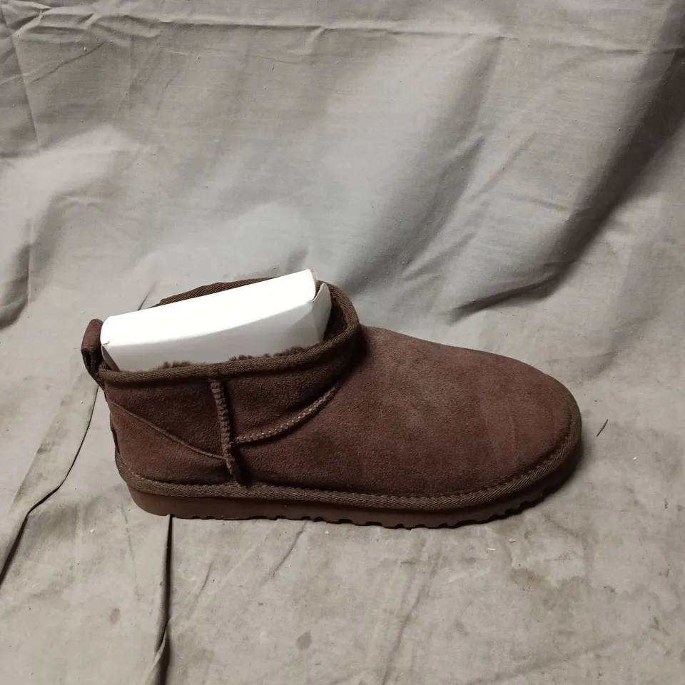 UGG BROWN SUEDE ANKLE BOOTS WITH PLUSH LINING SIZE 39