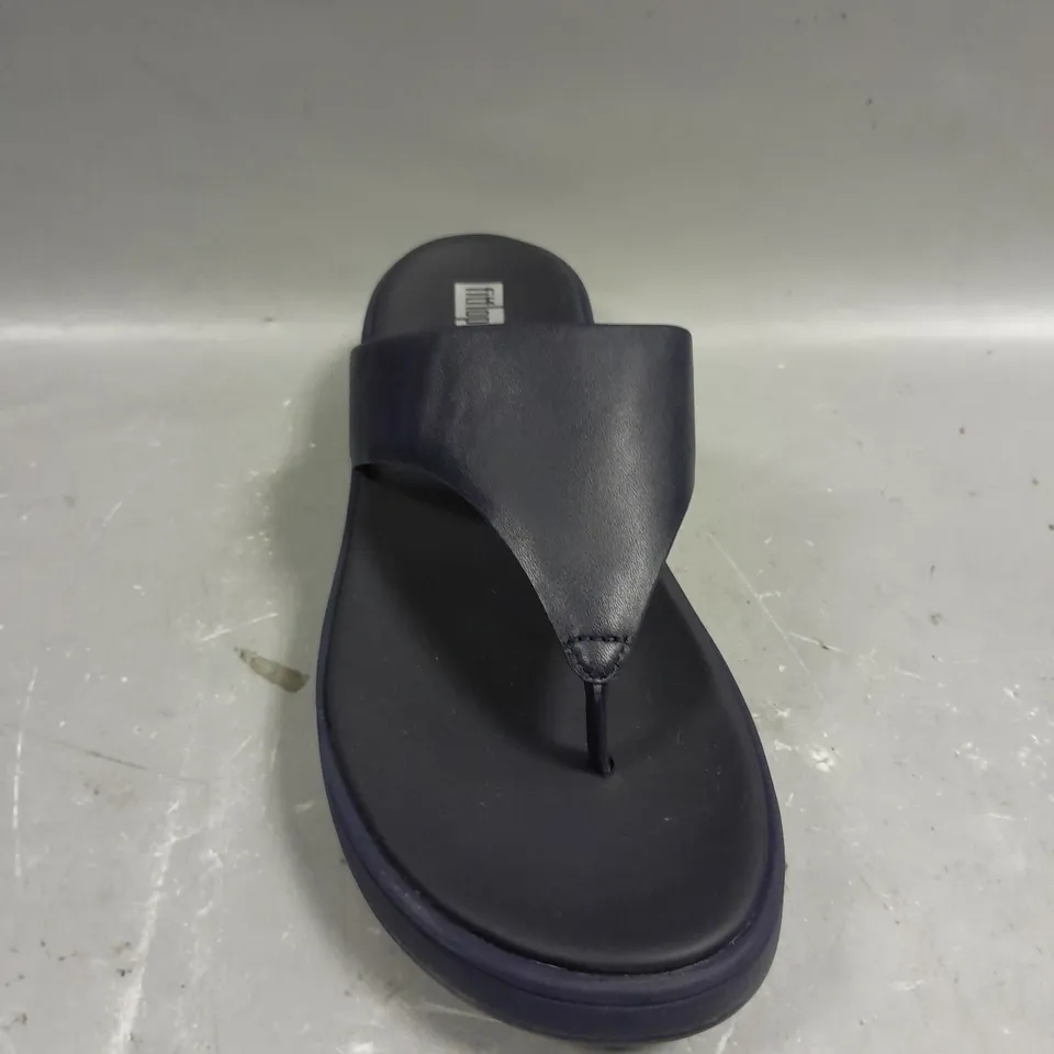 PAIR OF FITFLOP F-MODE LEATHER FLATFORM SANDALS - 6.5