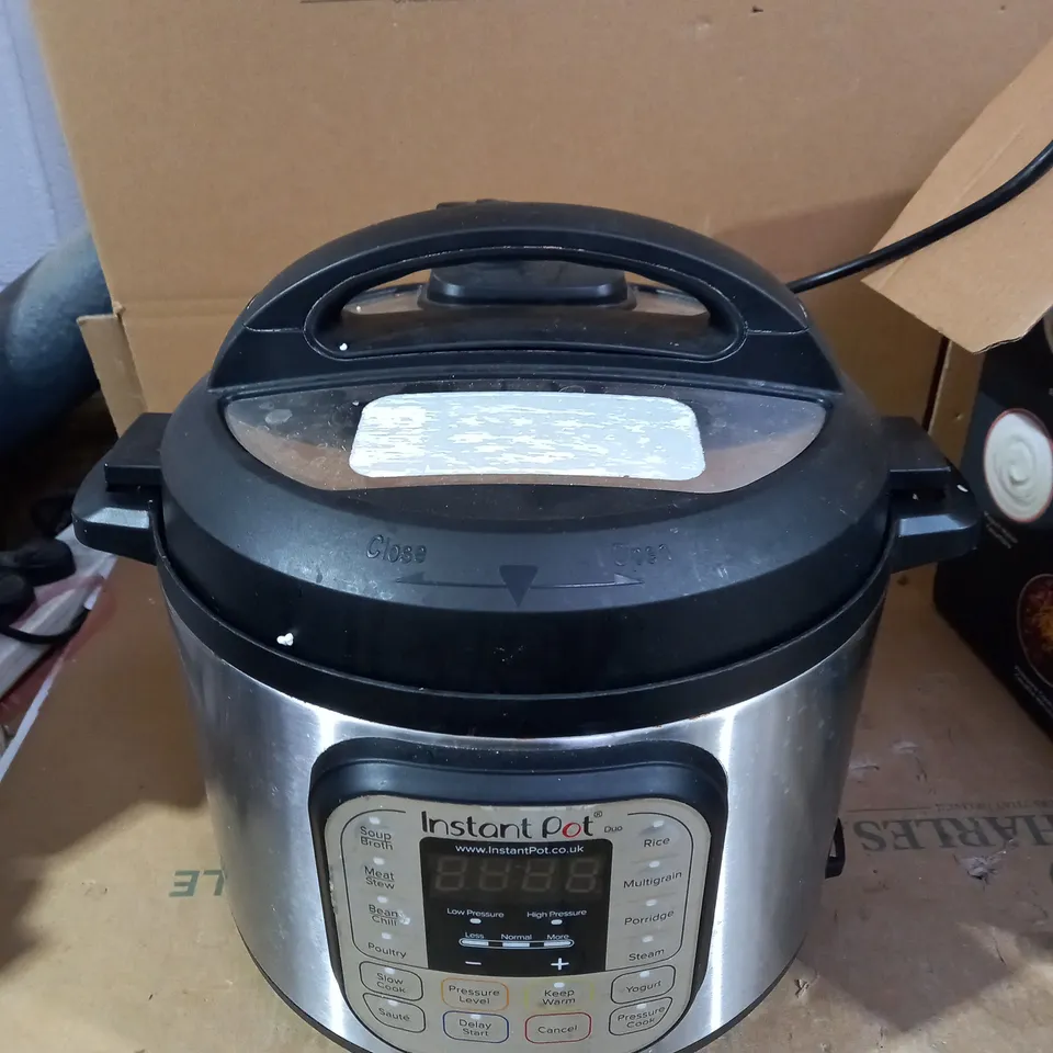 INSTANT POT DUO SMART PRESSURE COOKER