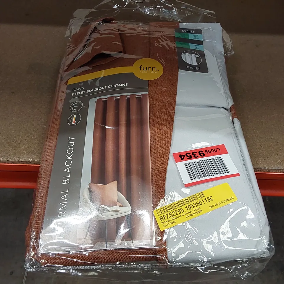 BAGGED POLYESTER BLACKOUT GROMMET/EYELET CURTAINS - 117CM X 183CM (1 ITEM)