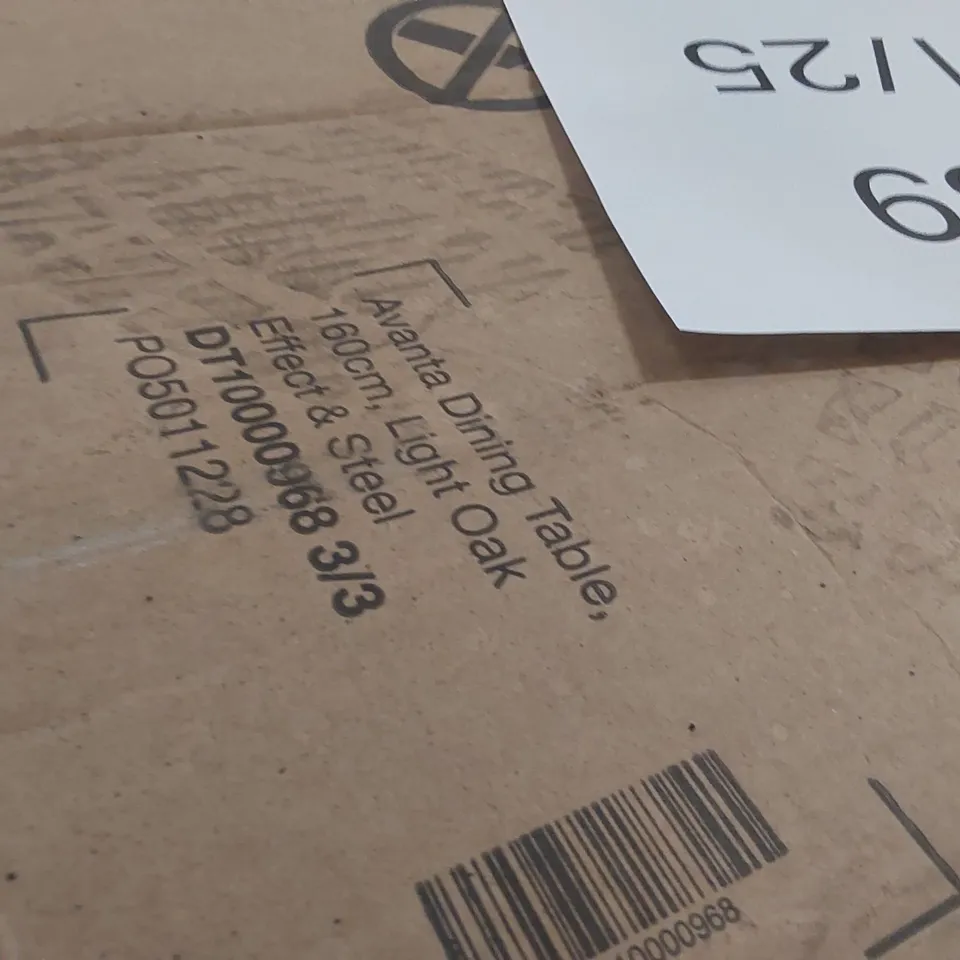 PALLET CONTAINING A LARGE QUANTITY OF DINING TABLE PARTS