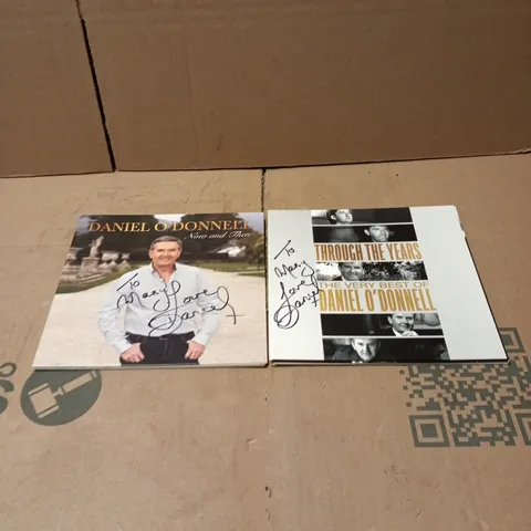 2 X SIGNED DANIEL O'DONNELL EMPTY ALBUM SLEEVES