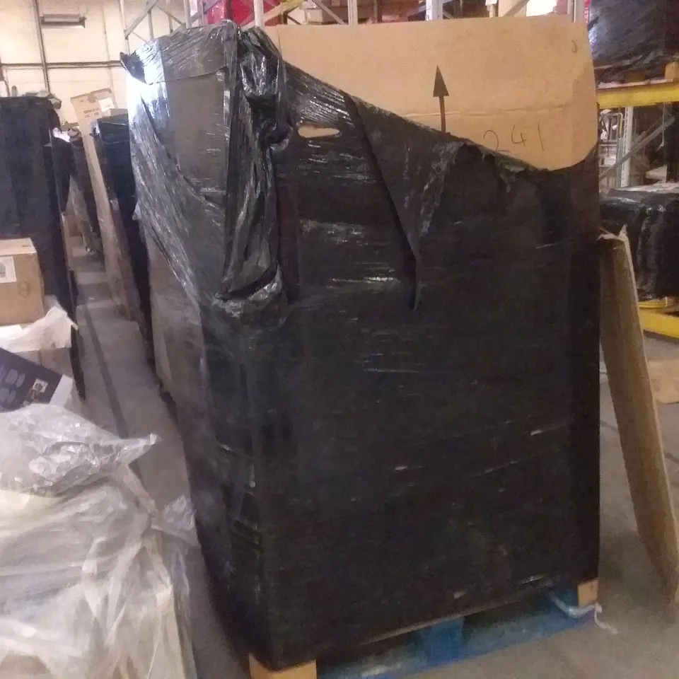 PALLET OF ASSORTED ROEHALL PET BEDS