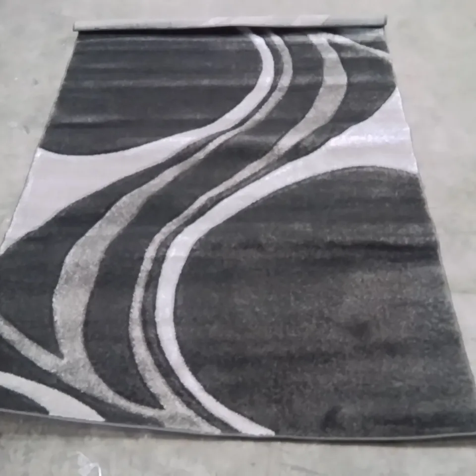 QUALITY DESIGNER AREA RUG - APPROXIMATELY 180X130CM