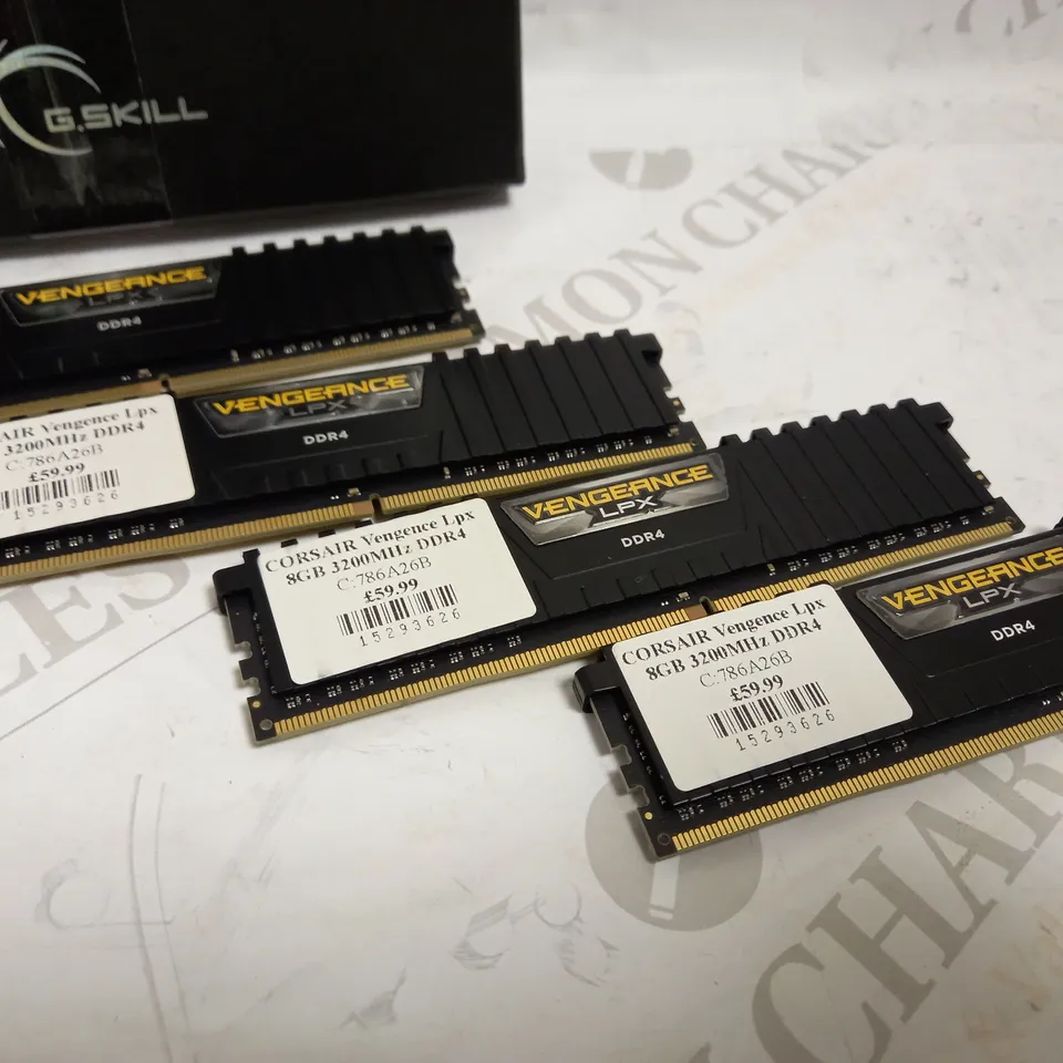 LOT OF 4 VENGEANCE LPX DDR4 8GB RAM