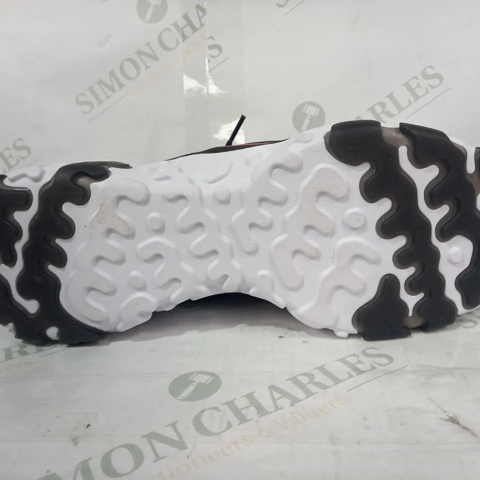 BOXED PAIR OF NIKE REACT D/MS/X SHOES IN BLACK/RED UK SIZE 11