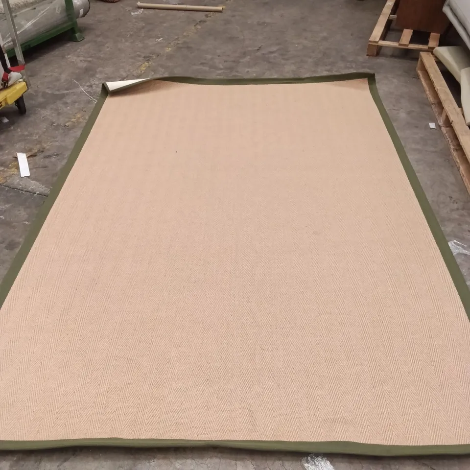 QUALITY DESIGNER AREA RUG - APPROXIMATELY 290CM X 200CM