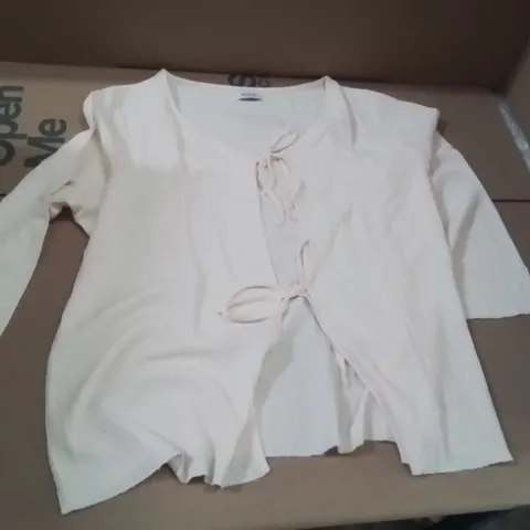 BOX CONTAINING APPROXIMATELY 22 BRAND NEW SIMPLY BEE ECRU CARDIGAN 