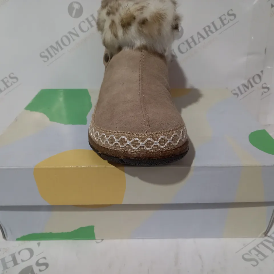 BOXED PAIR OF EARTH ORIGINS EMMALYN BEIGE BOOTIES - SIZE 5