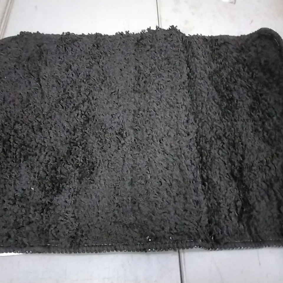 BRAND NEW GILDER BATH MAT SIZE 40 X 55CM IN BLACK