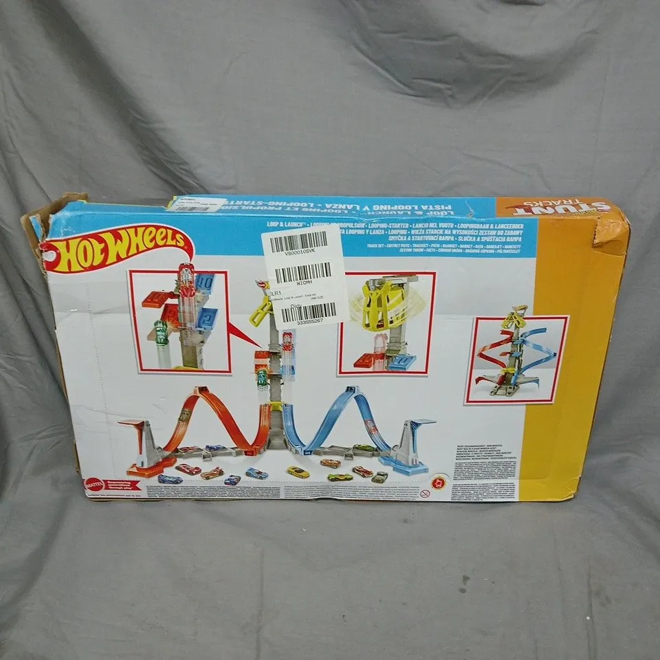 BOXED HOT WHEELS LOOP & LAUNCH TRACK SET
