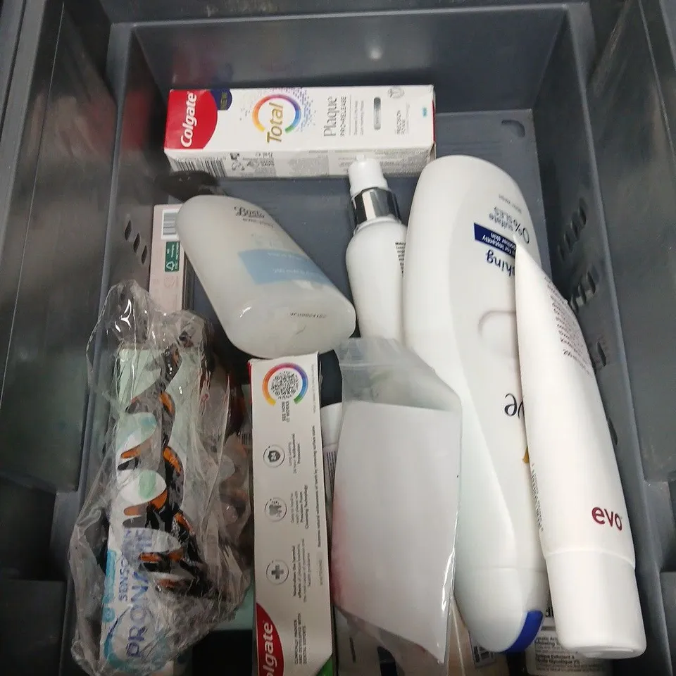 APPROXIMATEY 20 ASSORTED HEALTH AND BEAUTY PRODUCTS TO INCLUDE CERAVE RENEWING CLEANSER, INKEY SCALP TREATMENT AND DOVE BODY WASH