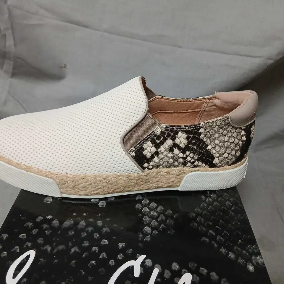 SAM EDELMAN BANKS WHITE SNAKE PRINT SLIP-ON SHOES – EU 37.5 (US 7) – BOXED