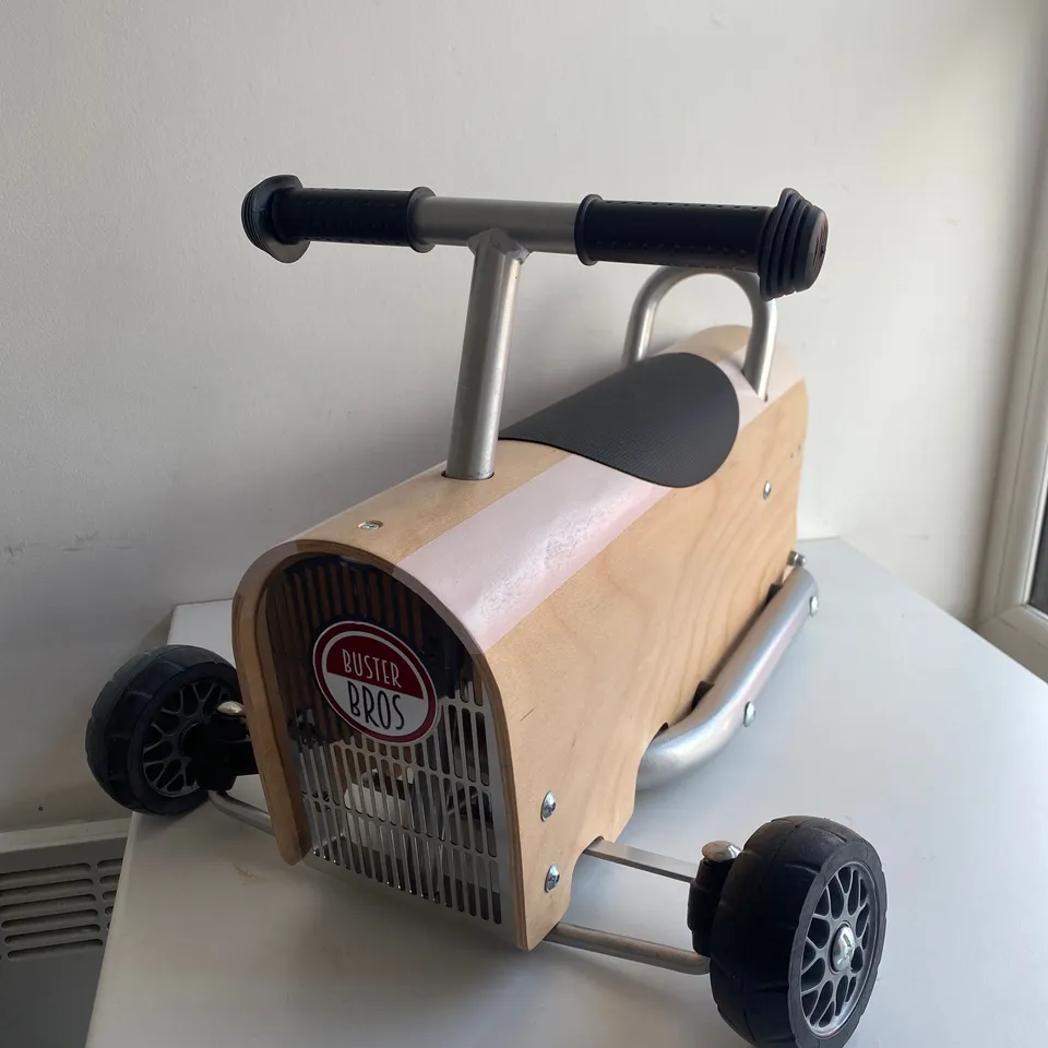 BUSTER BROS HIGH-END WOODEN RIDE ON WITH VINTAGE RETRO DESIGN 