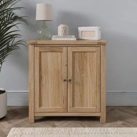 BOXED OLNEY 2 DOOR SMALL SIDEBOARD OAK (1 BOX)