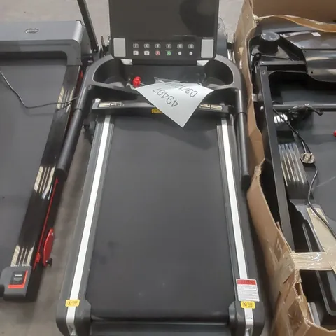 REEBOK A2.0 ASTRORIDE TREADMILL