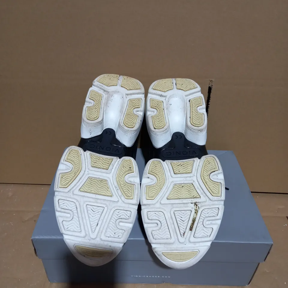 VIONIC BLACK LACE TRAINERS - SIZE 6.5