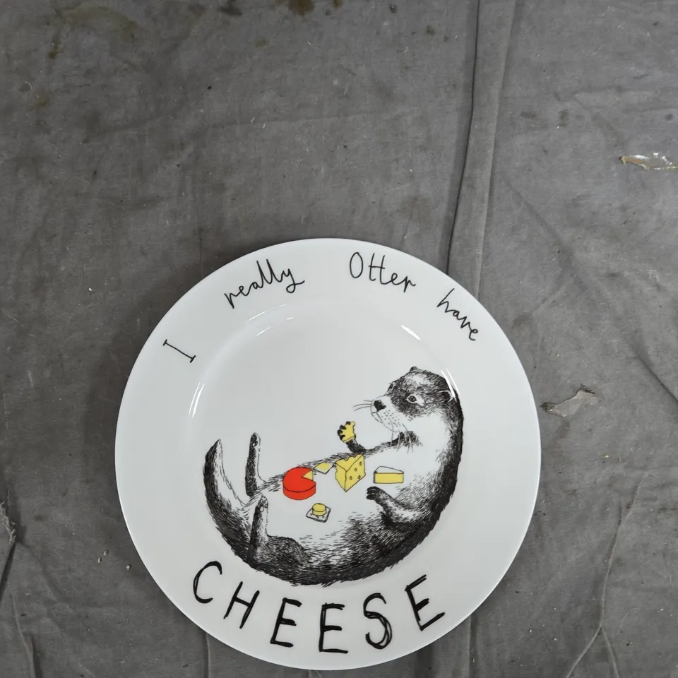 JIMBOBART CERAMIC PLATE – ANIMAL WITH CHEESE DESIGN