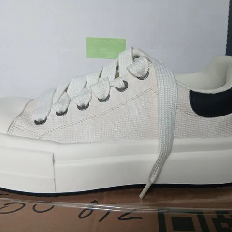 AMANIYA WHITE PLATFORM SNEAKERS 