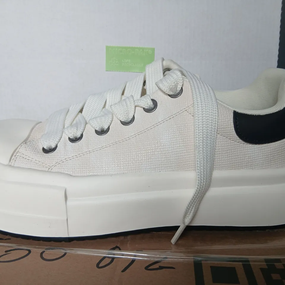AMANIYA WHITE PLATFORM SNEAKERS