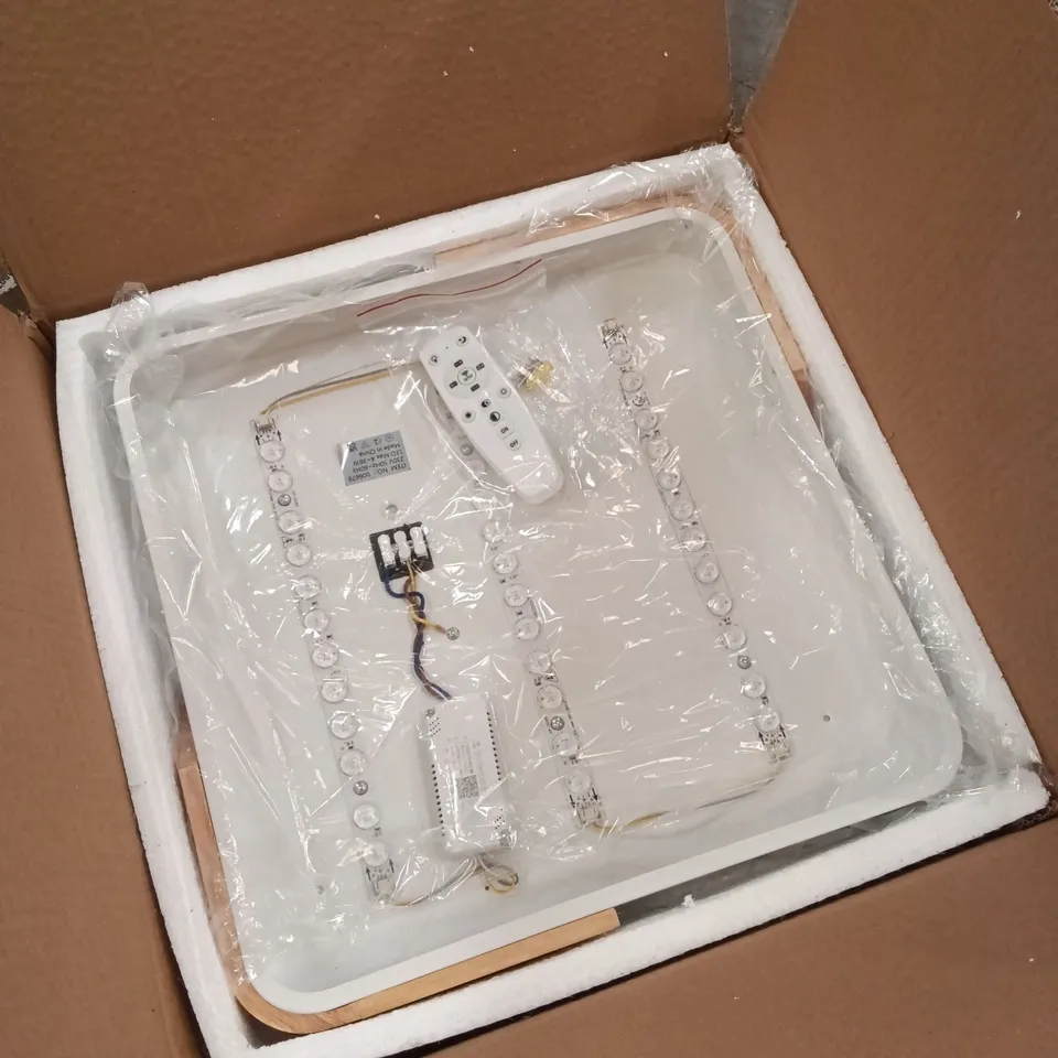 BOXED MODERN FLUSH-MOUNT LED CEILING LIGHT FIXTURE - WHITE (1 BOX)