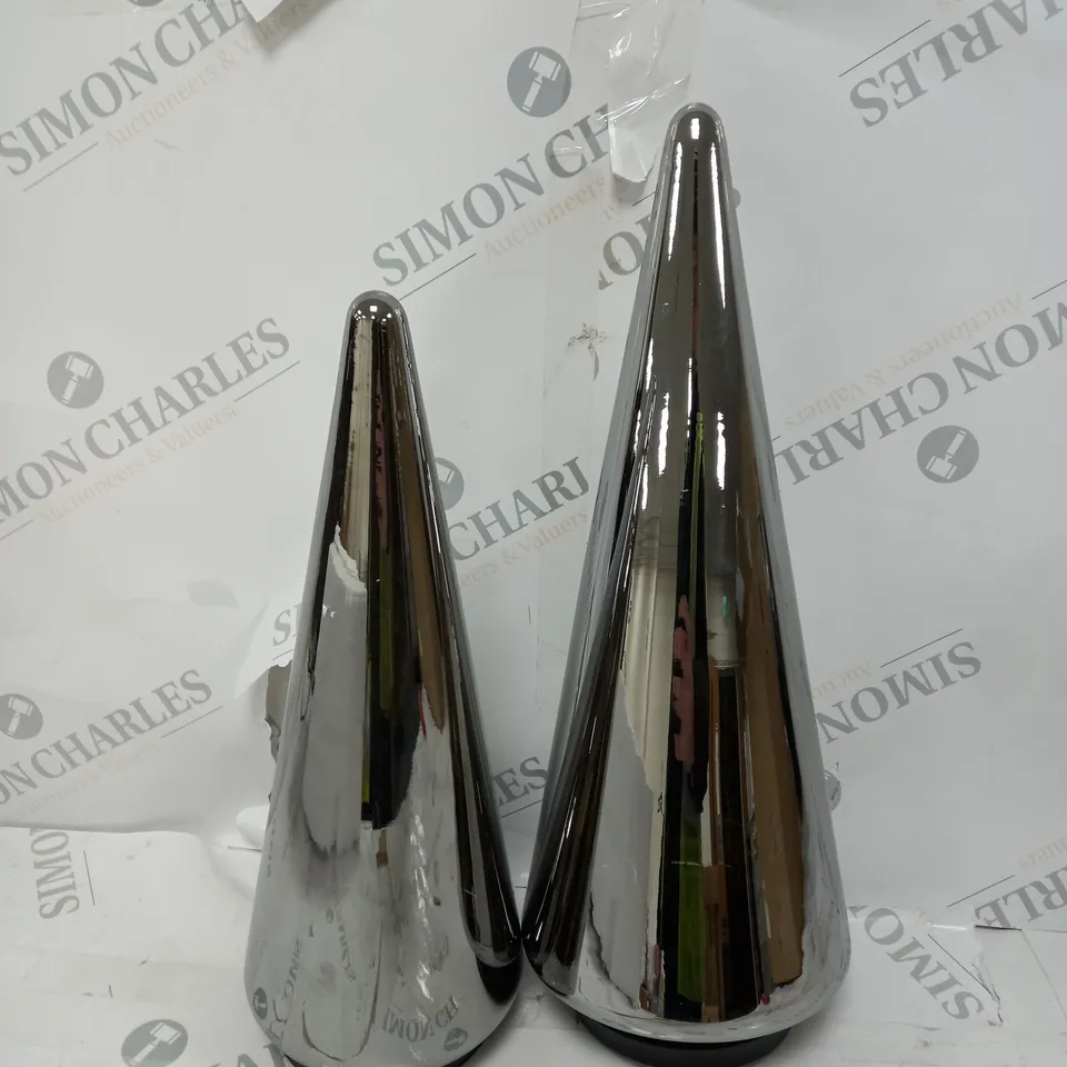 BOXED KELLY HOPPEN SET OF 2 INDOOR/OUTDOOR PRELIT GLASS DECOR - REFLECTIVE CONES