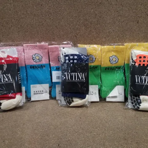 BOX CONTAINING APPROXIMATELY 40 PAIRS OF ASSORTED SOCKS
