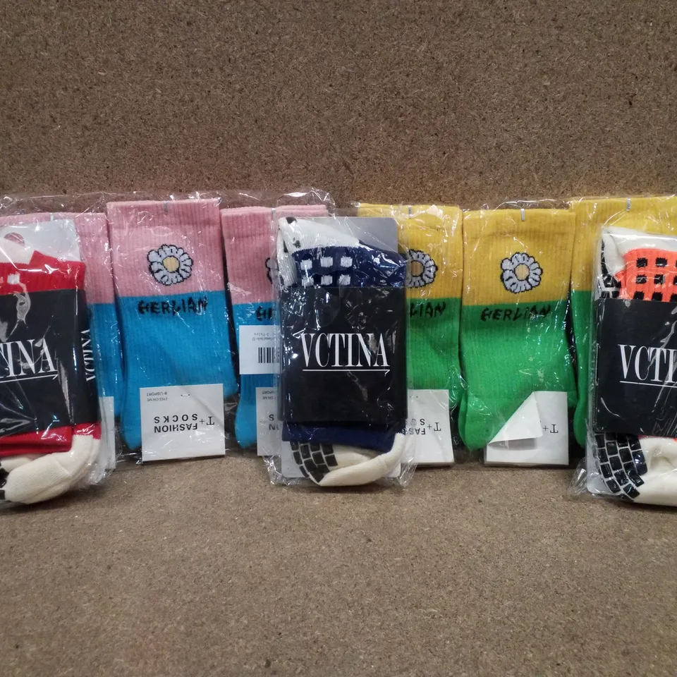 BOX CONTAINING APPROXIMATELY 40 PAIRS OF ASSORTED SOCKS