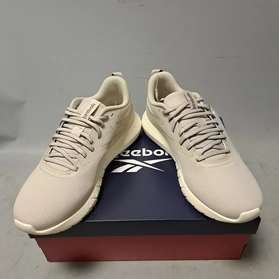 BOXED PAIR OF REEBOX FLEXAGON FORCE 4 MENS TRAINERS IN LIGHT GREY SIZE 7